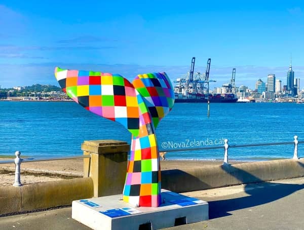 Escultura-Balena-Auckland-2WAYS-Tours