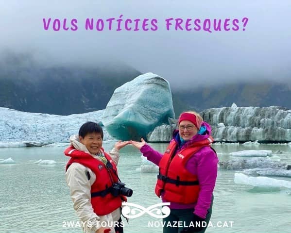 Amelia-i-Ellen-2WAYS-Tours-Nova-Zelanda-iceberg