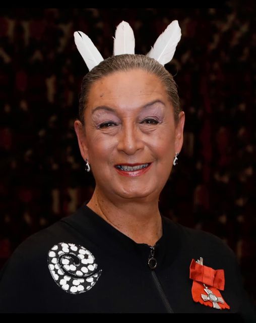 Georgina Beyer - la primera dona trans Membre del Parlament de Nova Zelanda