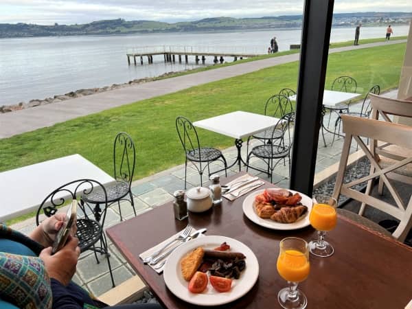 Esmorzar a l'hotel - Viatges Nova Zelanda 2WAYS Tours