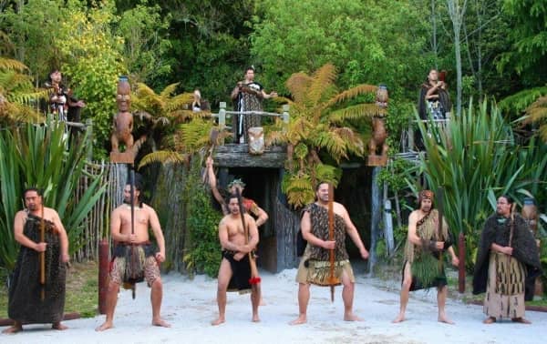 viu la Cultura Māori a Nova Zelanda -2WAYS Tours