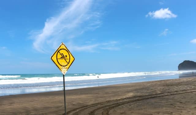 No banyar al mar de Tasman Nova Zelanda-2WAYS Tours No banyar al mar de Tasman Nova Zelanda -2WAYS Tours