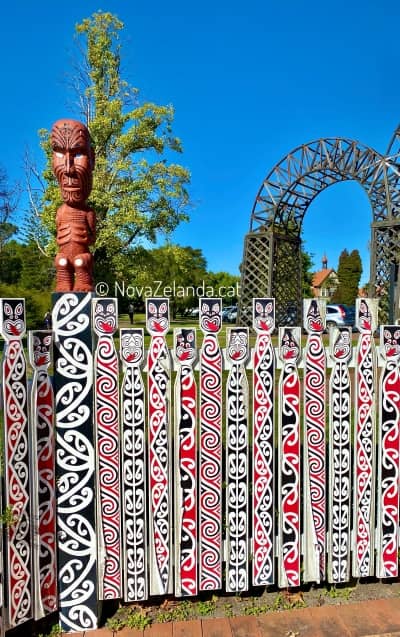 Viu la cultura maori sense por als viatges de Nova Zelanda amb 2WAYS Tours